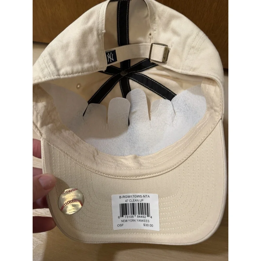 '47 Clean Up New York Yankees Natural/Cream & Navy Adjustable Strap Hat Dad Hat